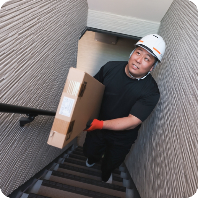 アルミサッシの組み立て・配送スタッフ